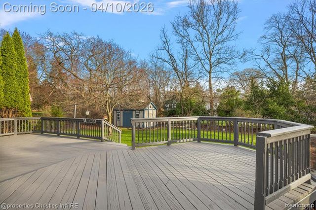 47269 S Chigwidden Drive, Northville, MI 48167