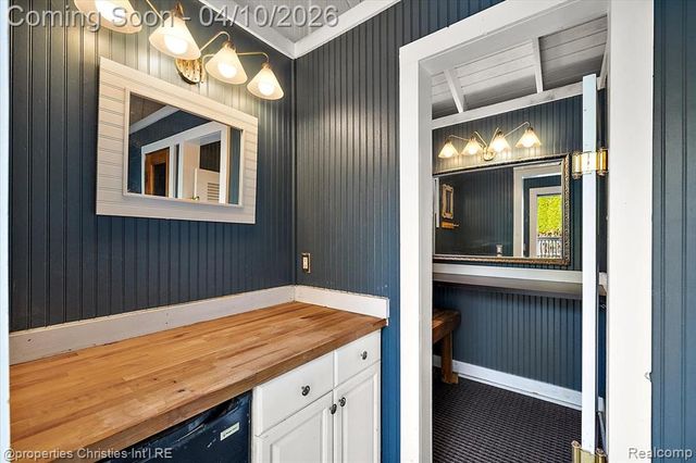 47269 S Chigwidden Drive, Northville, MI 48167