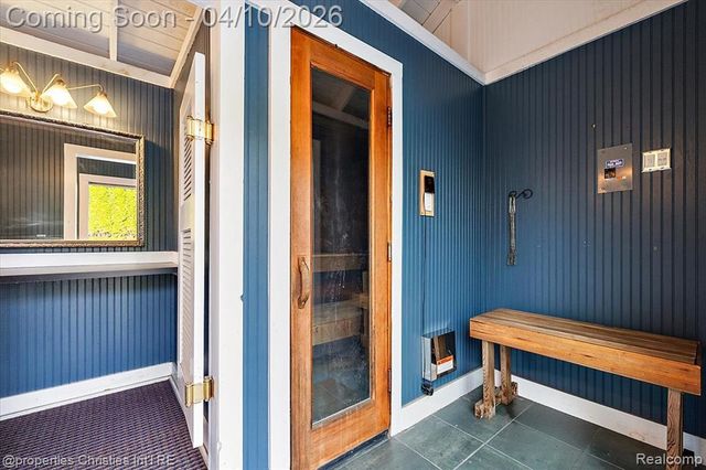 47269 S Chigwidden Drive, Northville, MI 48167