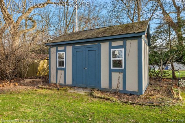 47269 S Chigwidden Drive, Northville, MI 48167