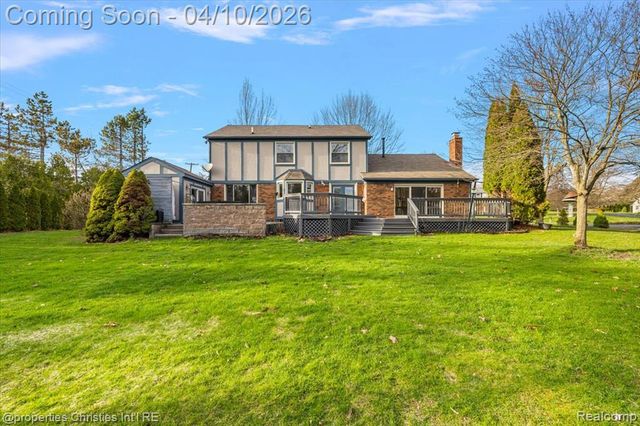 47269 S Chigwidden Drive, Northville, MI 48167