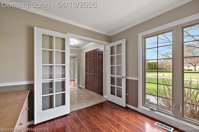 47269 S Chigwidden Drive, Northville, MI 48167