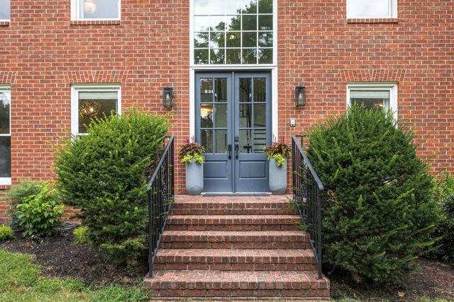 9318 Navaho Dr, Brentwood, TN 37027