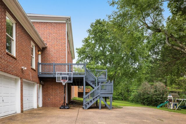 9318 Navaho Dr, Brentwood, TN 37027