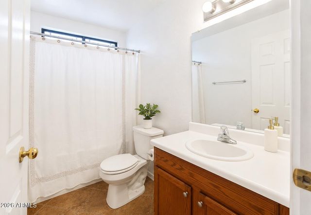 8511 W COLLEGE Drive, Phoenix, AZ 85037