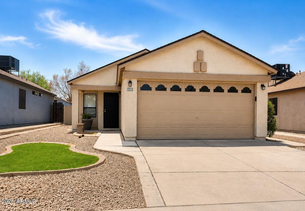 8511 W COLLEGE Drive, Phoenix, AZ 85037