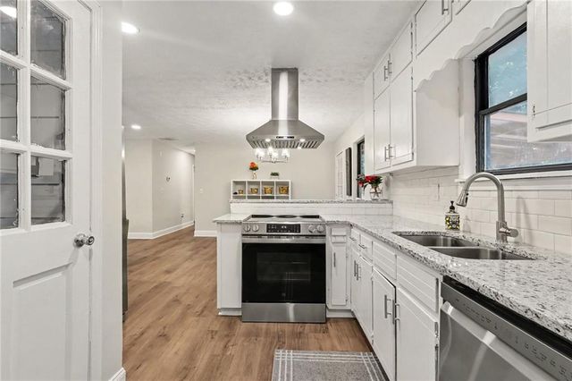 3210 Grand Central Drive, Snellville, GA 30078