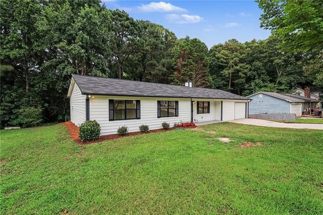 3210 Grand Central Drive, Snellville, GA 30078