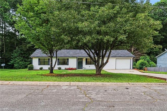 3210 Grand Central Drive, Snellville, GA 30078