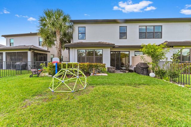 2343 Rollingwood Court, Oakland Park, FL 33309