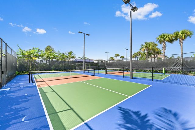 2343 Rollingwood Court, Oakland Park, FL 33309