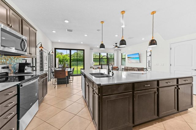 2343 Rollingwood Court, Oakland Park, FL 33309