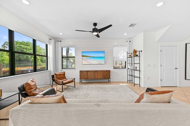 2343 Rollingwood Court, Oakland Park, FL 33309