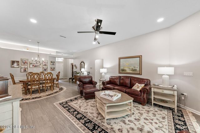 9239 SUNRISE BREEZE Circle, Jacksonville, FL 32256