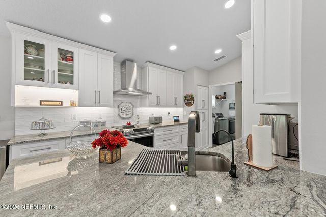 9239 SUNRISE BREEZE Circle, Jacksonville, FL 32256