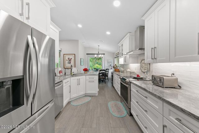 9239 SUNRISE BREEZE Circle, Jacksonville, FL 32256