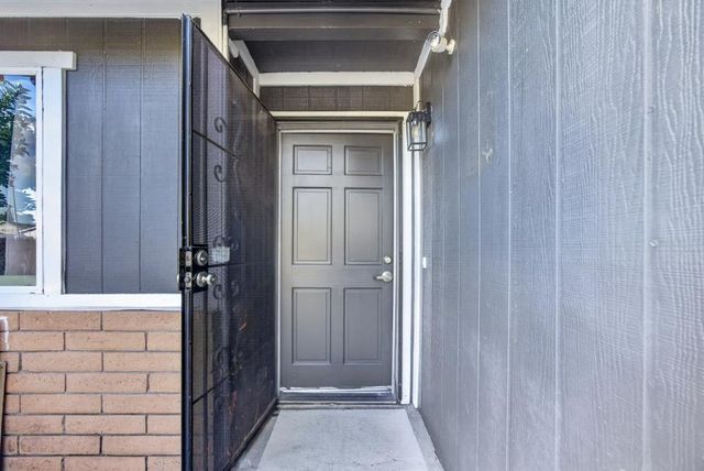 8837 Aylesford Ln, Stockton, CA 95210