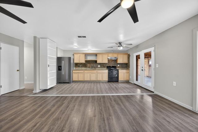 8837 Aylesford Ln, Stockton, CA 95210