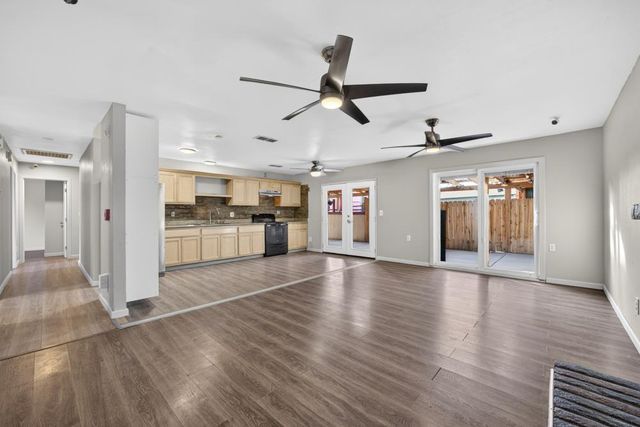 8837 Aylesford Ln, Stockton, CA 95210