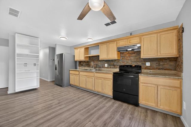 8837 Aylesford Ln, Stockton, CA 95210