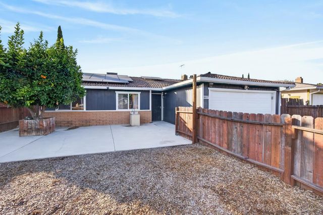 8837 Aylesford Ln, Stockton, CA 95210