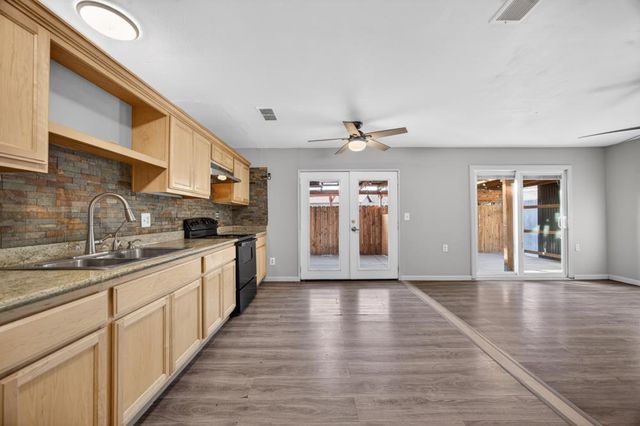 8837 Aylesford Ln, Stockton, CA 95210