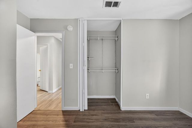 8837 Aylesford Ln, Stockton, CA 95210