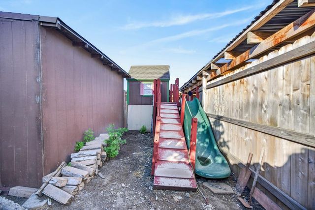 8837 Aylesford Ln, Stockton, CA 95210