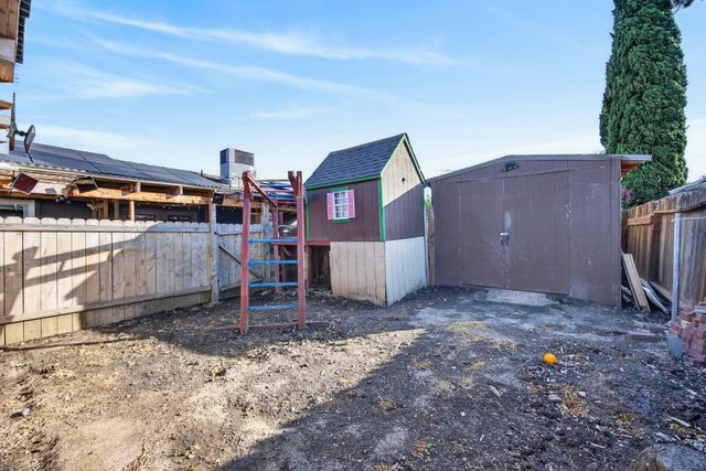 8837 Aylesford Ln, Stockton, CA 95210