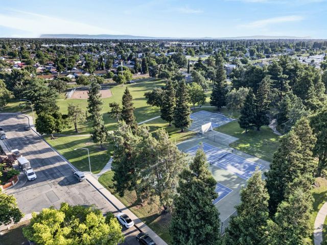 8837 Aylesford Ln, Stockton, CA 95210