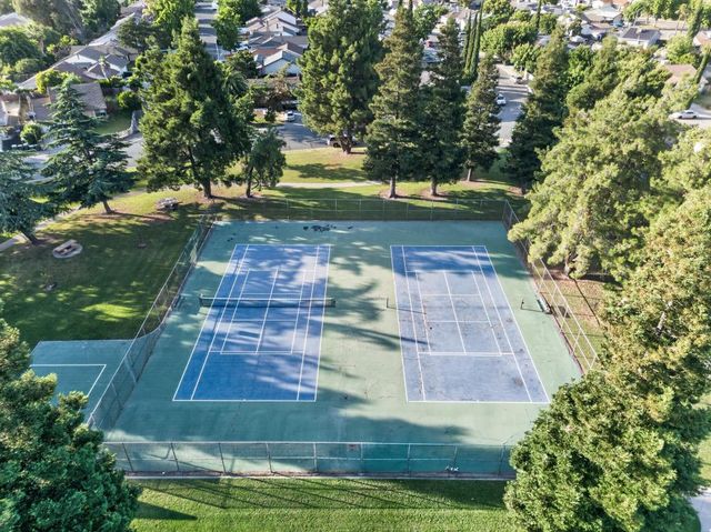8837 Aylesford Ln, Stockton, CA 95210