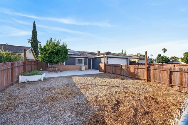 8837 Aylesford Ln, Stockton, CA 95210