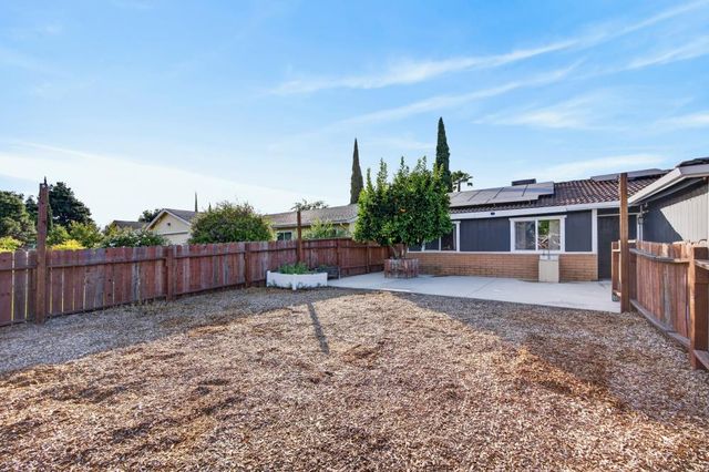 8837 Aylesford Ln, Stockton, CA 95210