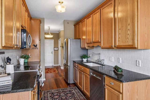 100 Clydesdale Trail 226, Medina, MN 55340