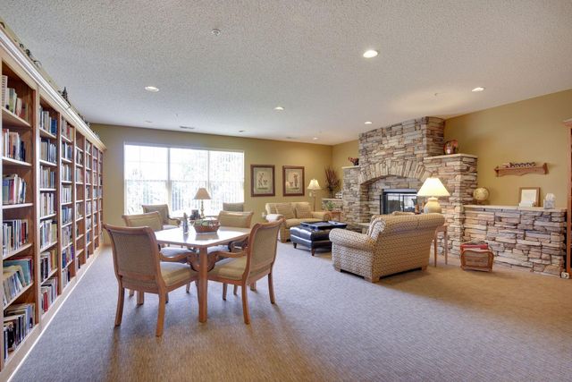 100 Clydesdale Trail 226, Medina, MN 55340