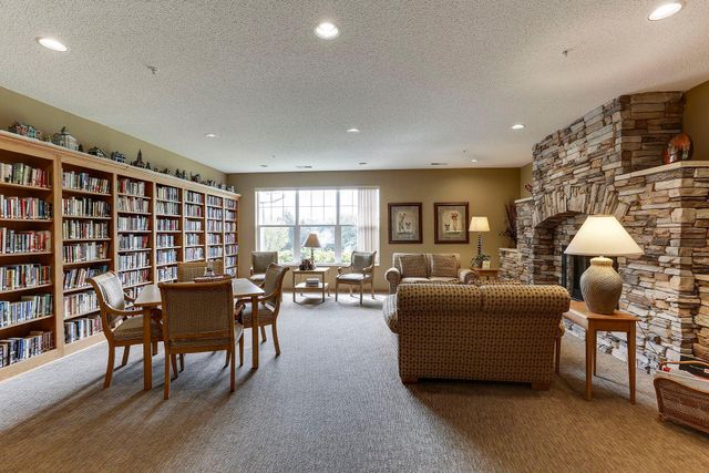100 Clydesdale Trail 226, Medina, MN 55340