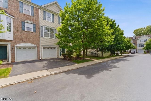 9 Sundance Way, Lopatcong Twp., NJ 08865