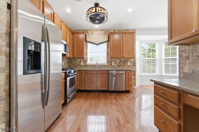 9 Sundance Way, Lopatcong Twp., NJ 08865