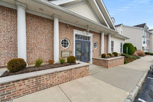 9 Sundance Way, Lopatcong Twp., NJ 08865