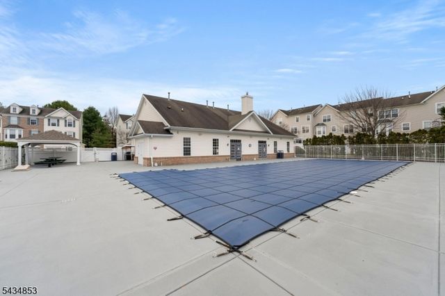9 Sundance Way, Lopatcong Twp., NJ 08865