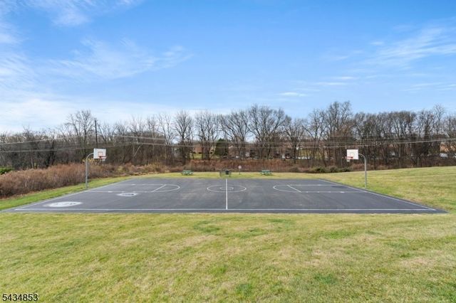 9 Sundance Way, Lopatcong Twp., NJ 08865