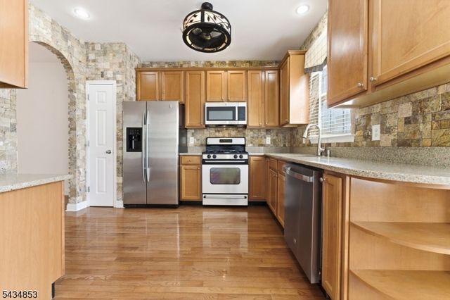 9 Sundance Way, Lopatcong Twp., NJ 08865