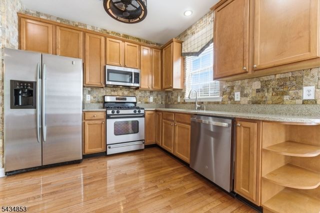 9 Sundance Way, Lopatcong Twp., NJ 08865