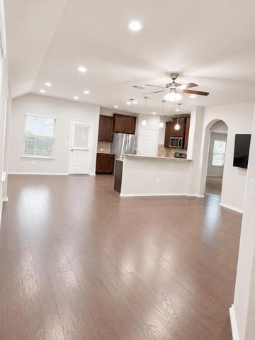 187 Limerick RD, Buda, TX 78610