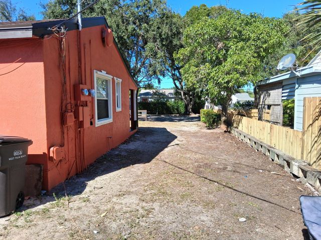 522 52 Street, West Palm Beach, FL 33407