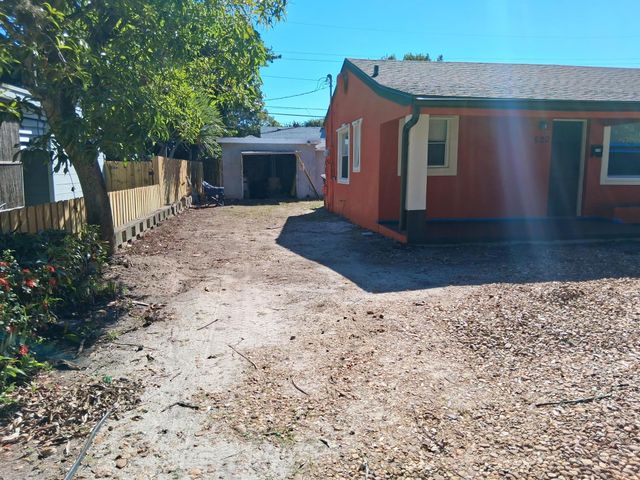 522 52 Street, West Palm Beach, FL 33407