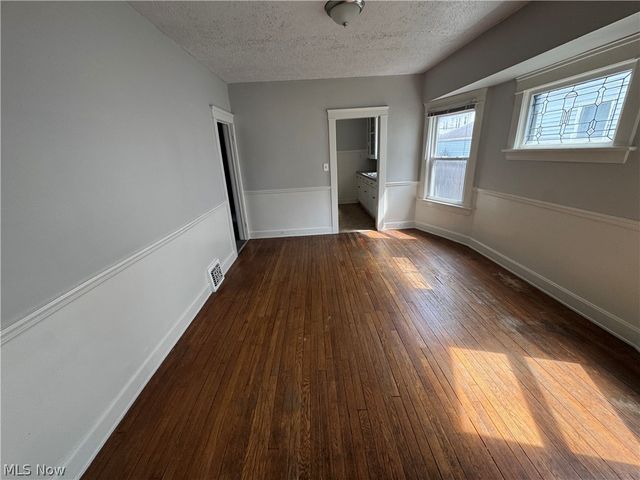 1363 Cranford Avenue, Lakewood, OH 44107