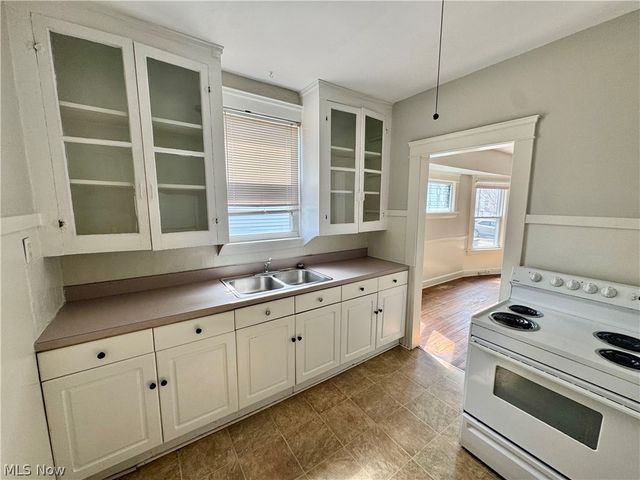 1363 Cranford Avenue, Lakewood, OH 44107