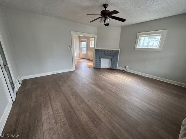 1363 Cranford Avenue, Lakewood, OH 44107