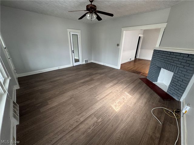 1363 Cranford Avenue, Lakewood, OH 44107